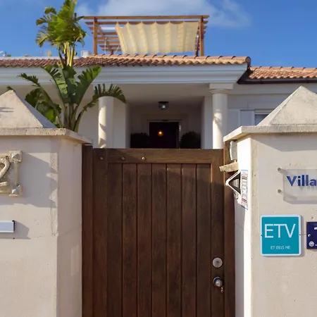 Rafael Villa Sant Lluís